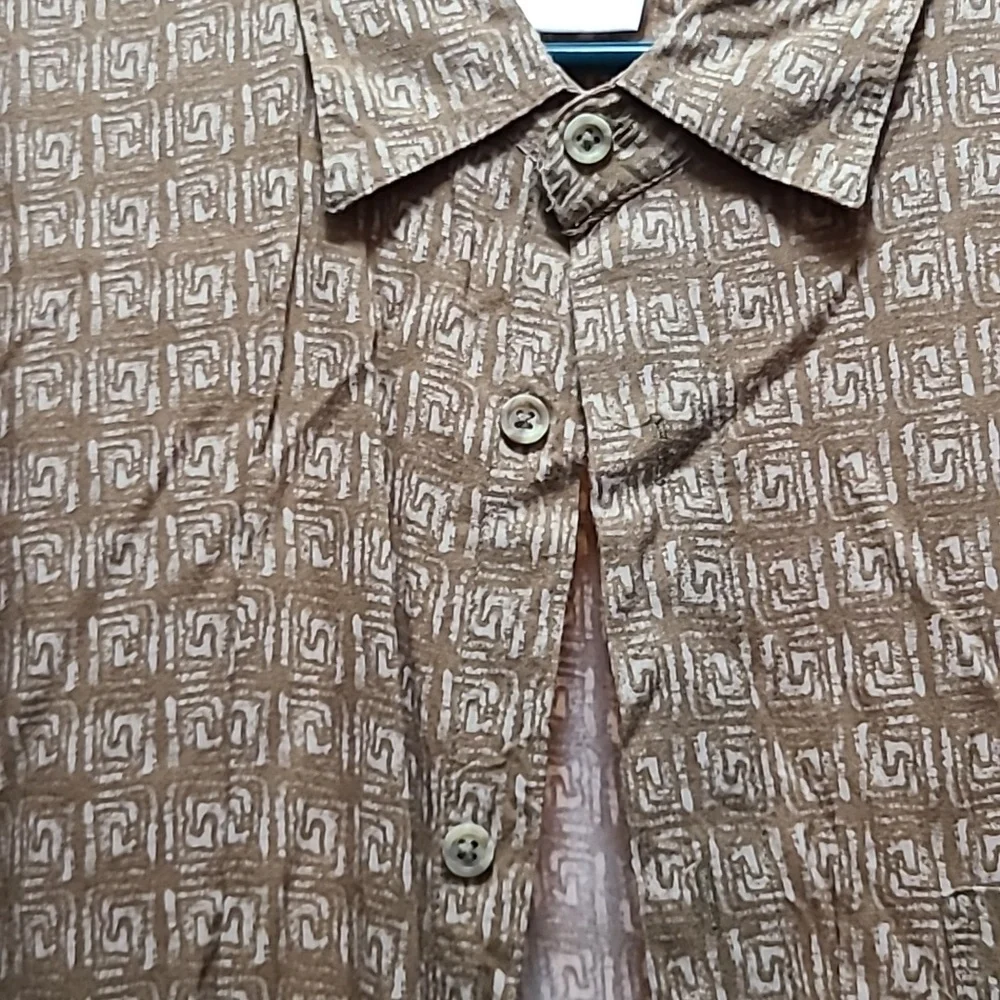 Men's Short Sleeve Button Down Shirt - Picture 4 of 6